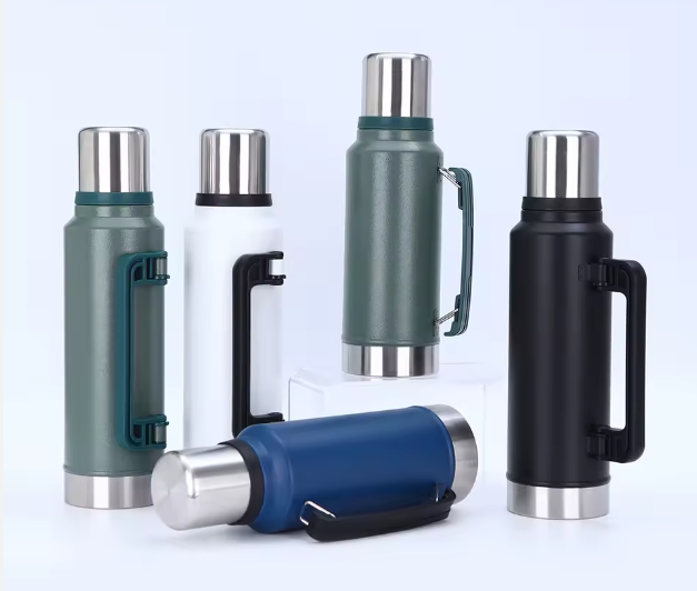 Insulated Bottle with lid